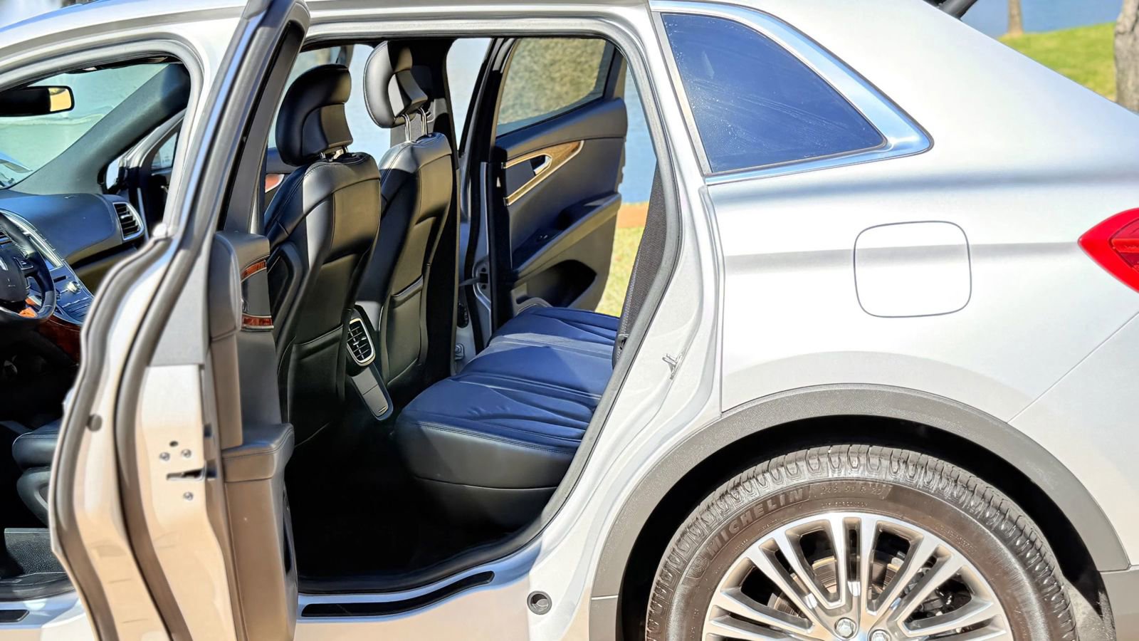 Used 2018 Lincoln MKX Reserve image 16