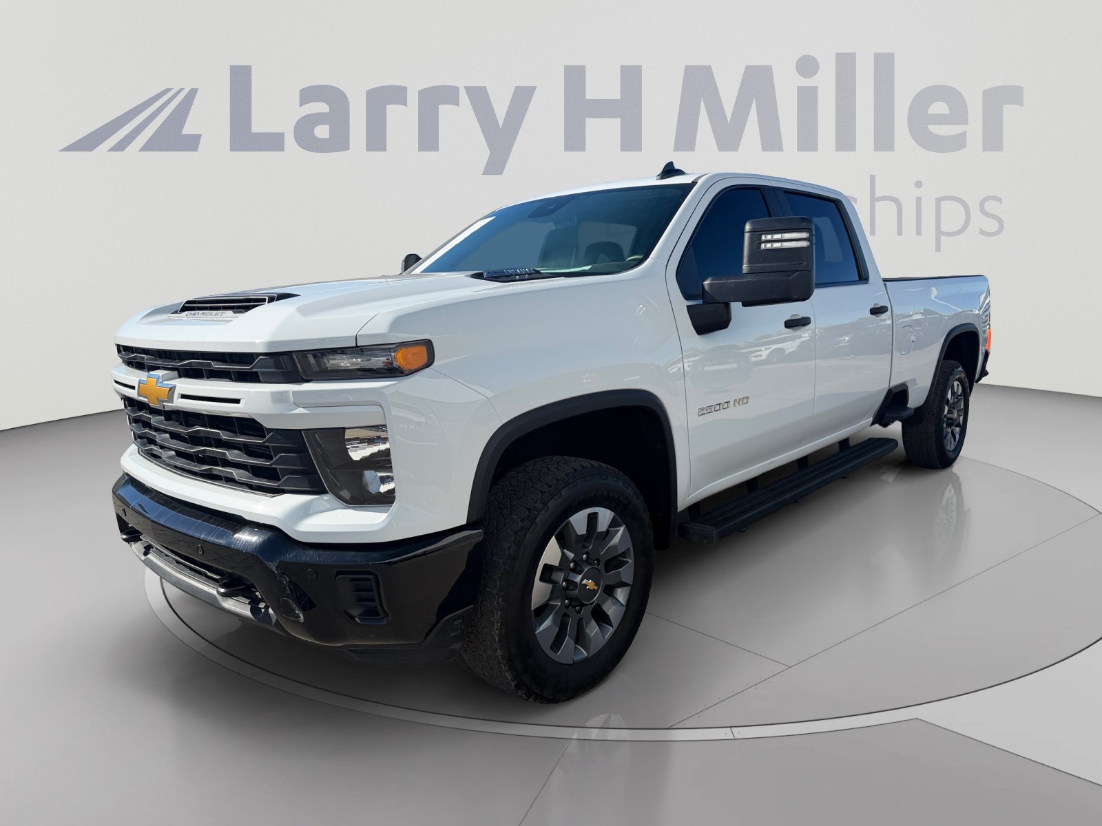 Used 2025 Chevrolet Silverado 2500 Custom w/ Custom Value Package AWD/4WD image 1