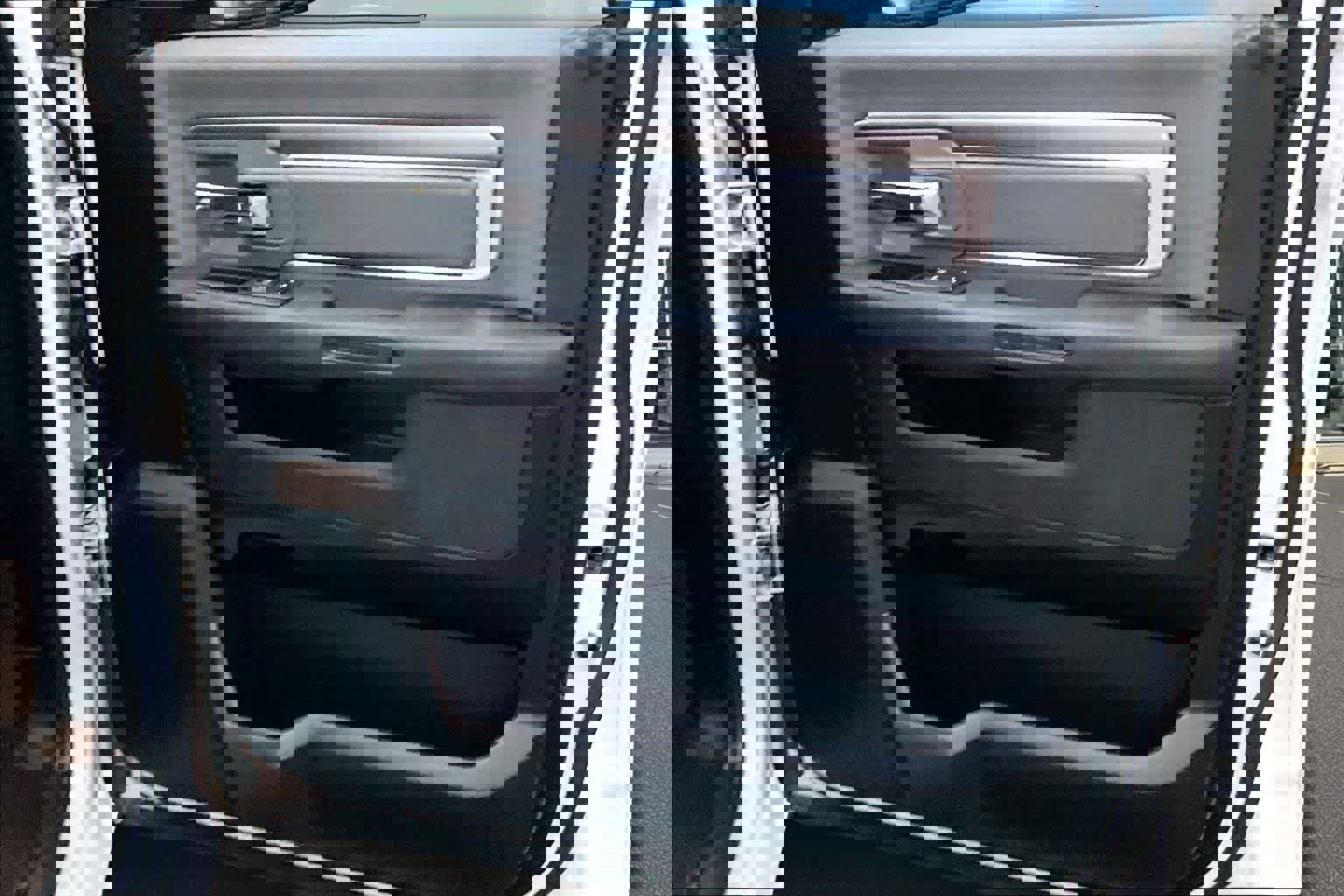 Used 2021 RAM 1500 Classic SLT image 29