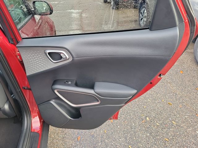 Used 2024 Kia Soul LX FWD image 31