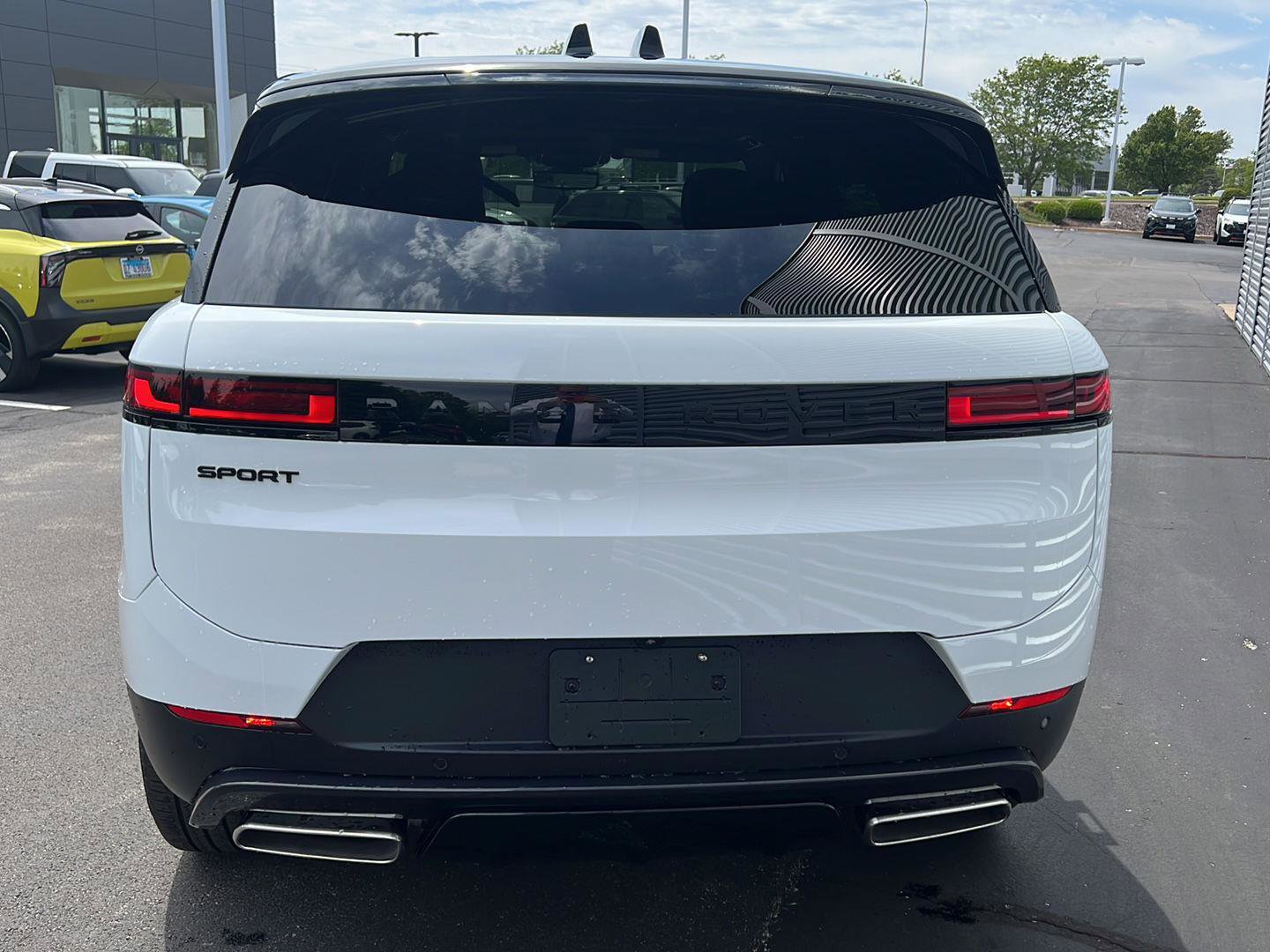 New 2026 Land Rover Range Rover Sport SE AWD/4WD image 4