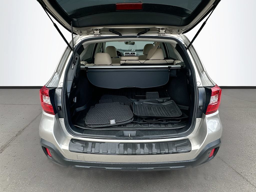 Used 2018 Subaru Outback 3.6R Limited AWD/4WD image 25