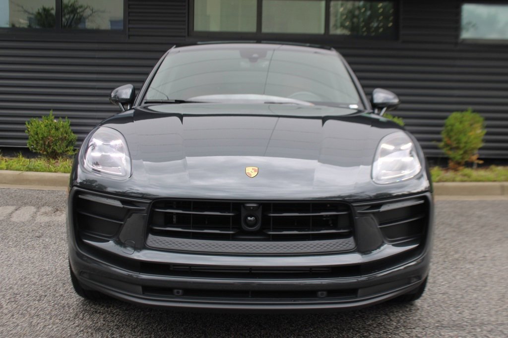 Used 2025 Porsche Macan image 10