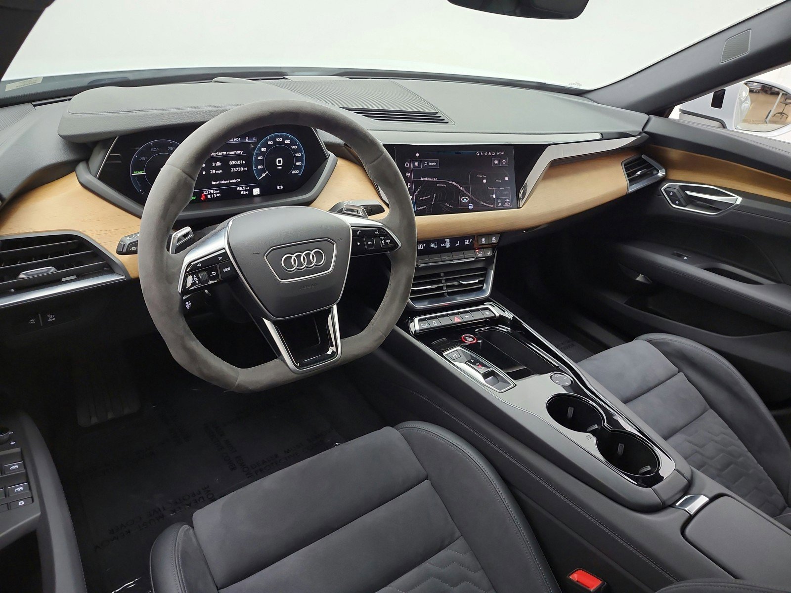 Used 2023 Audi e-tron GT Premium Plus image 9