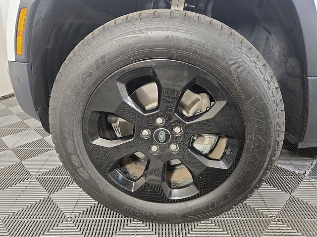 Certified 2022 Land Rover Defender 110 AWD/4WD image 9