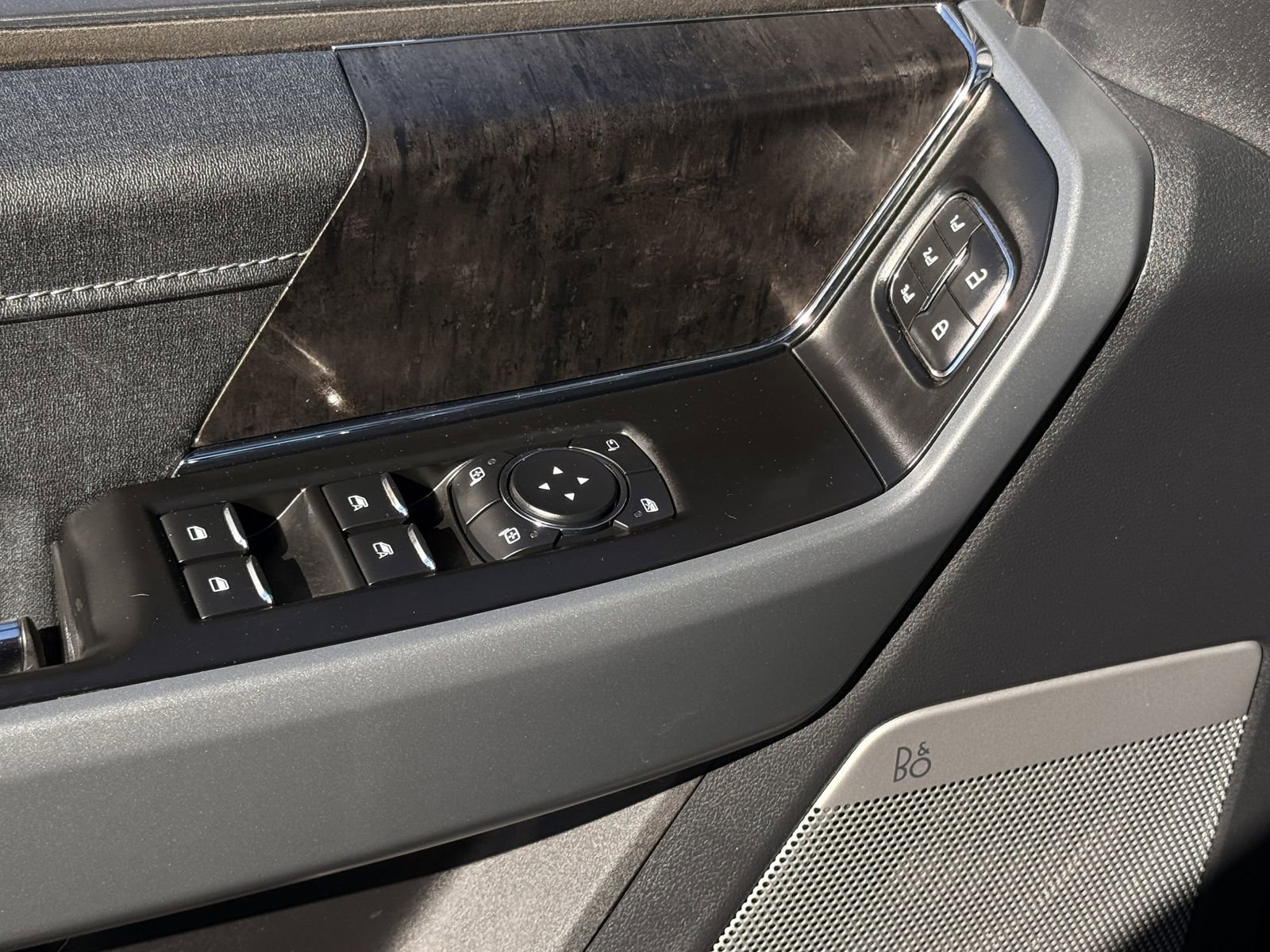 Used 2023 Ford F150 Lariat w/ Trailer Tow Package image 26