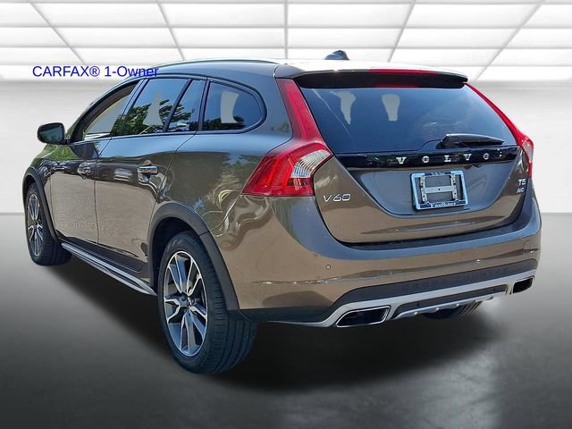 Used 2017 Volvo V60 T5 Cross Country AWD/4WD image 4