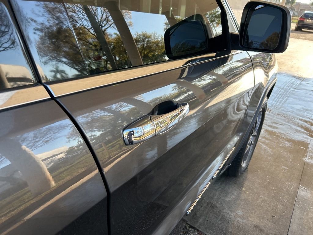 Used 2019 Jeep Grand Cherokee Limited w/ Luxury Group II image 22