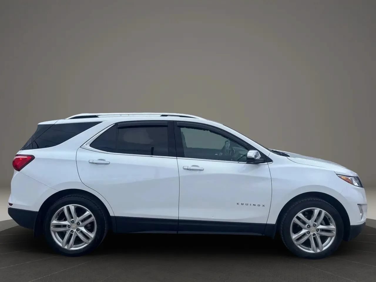 Used 2021 Chevrolet Equinox Premier AWD/4WD image 5