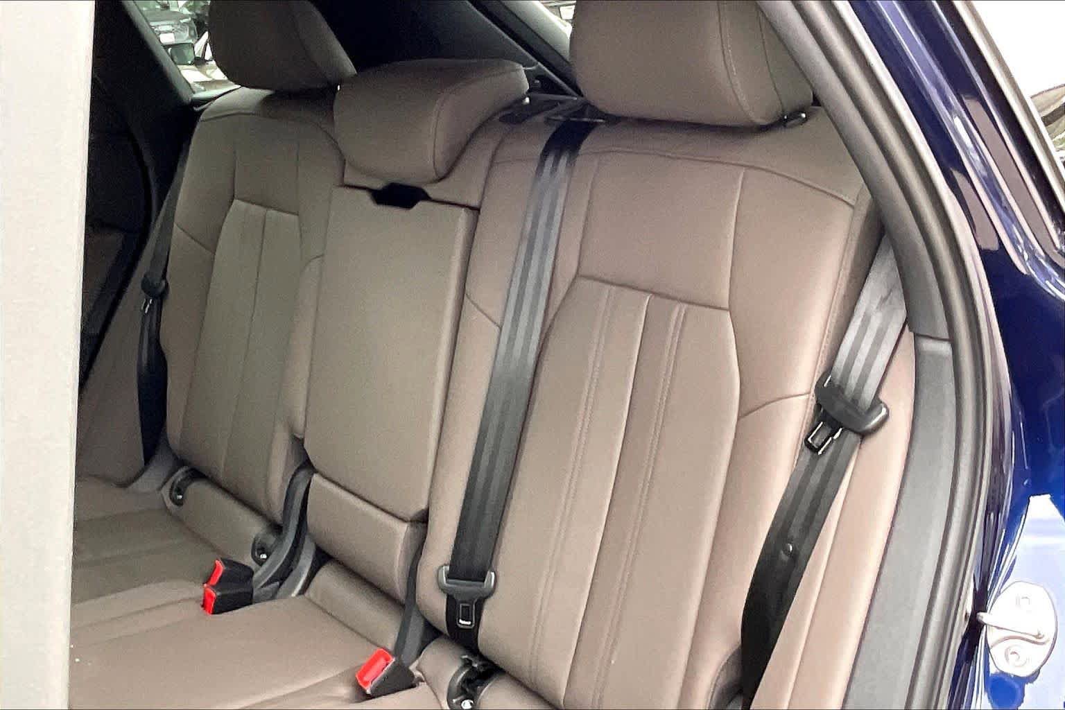 Used 2025 Audi Q5 Premium w/ Convenience Package AWD/4WD image 20