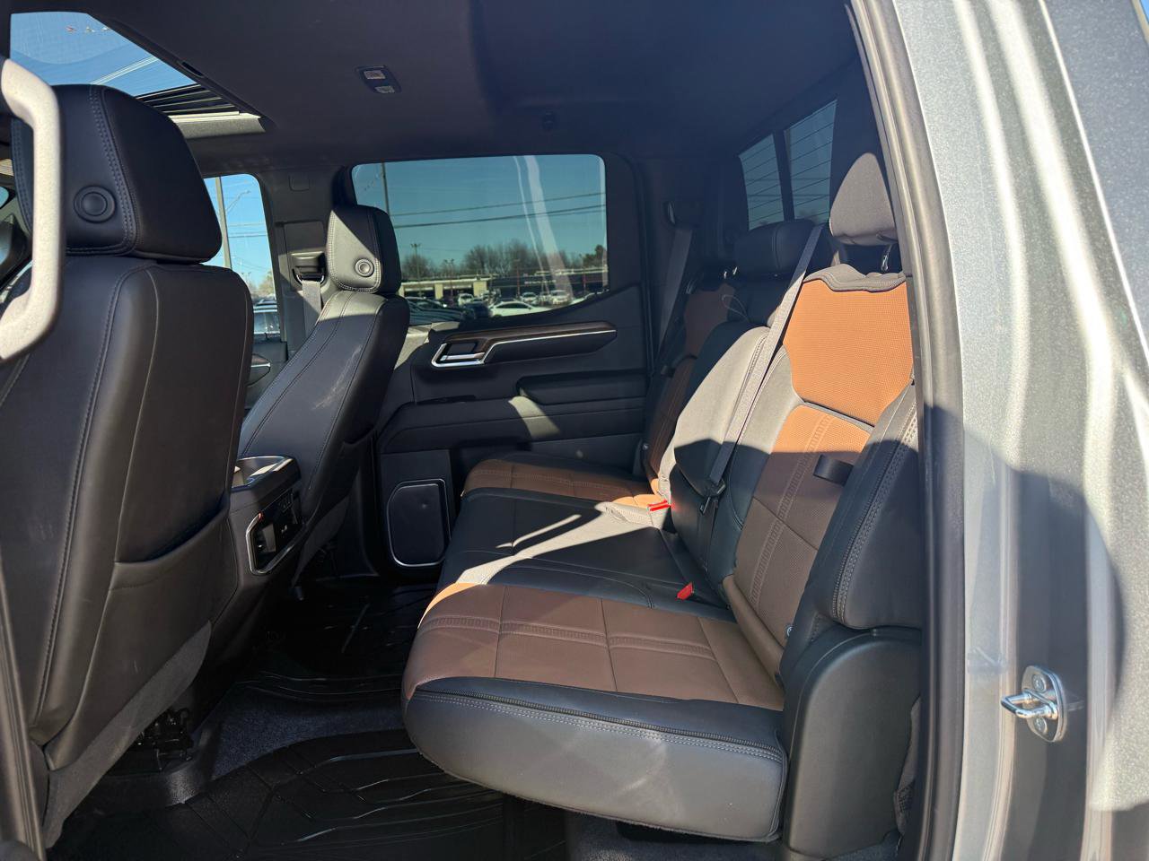 Used 2024 Chevrolet Silverado 1500 High Country w/ Technology Package image 15