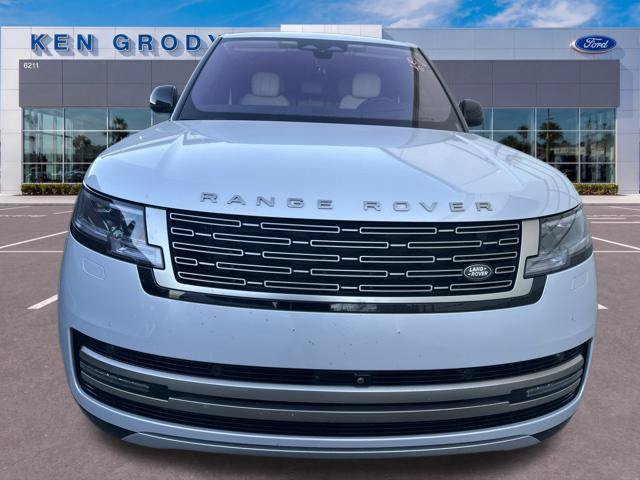 Used 2023 Land Rover Range Rover Long Wheelbase SE AWD/4WD image 2