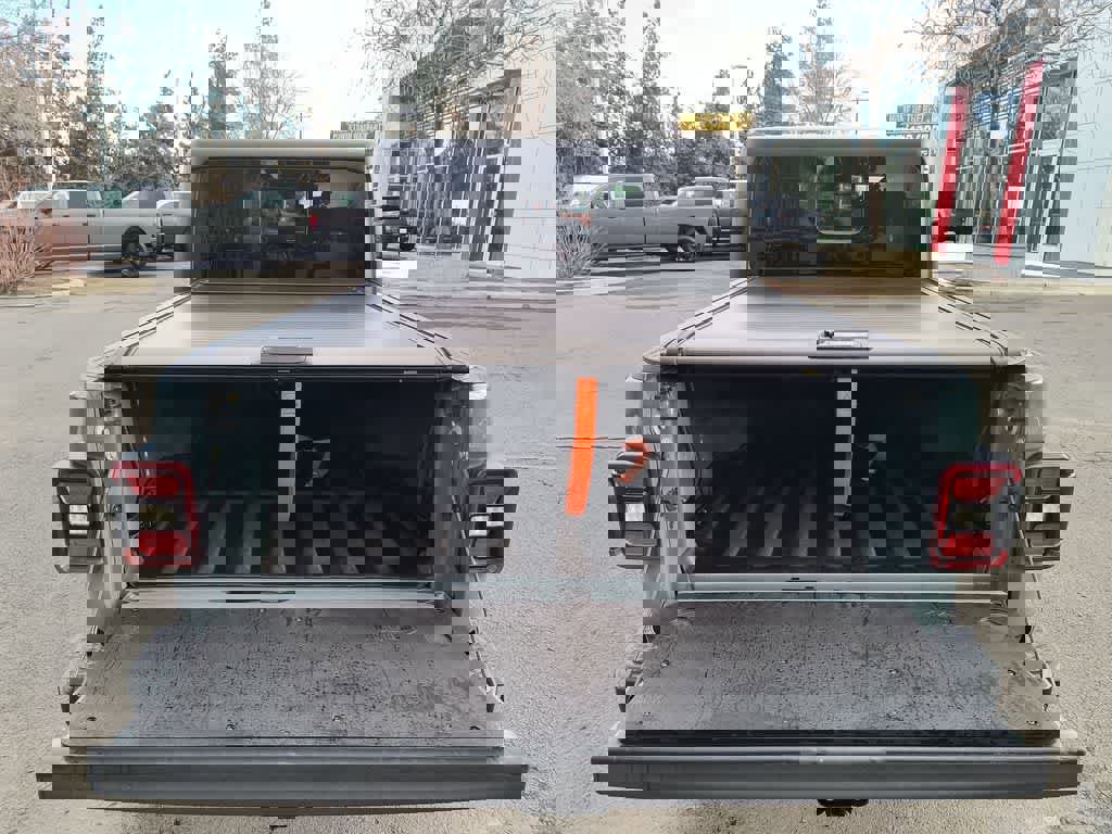 Used 2024 Jeep Gladiator Sport image 22