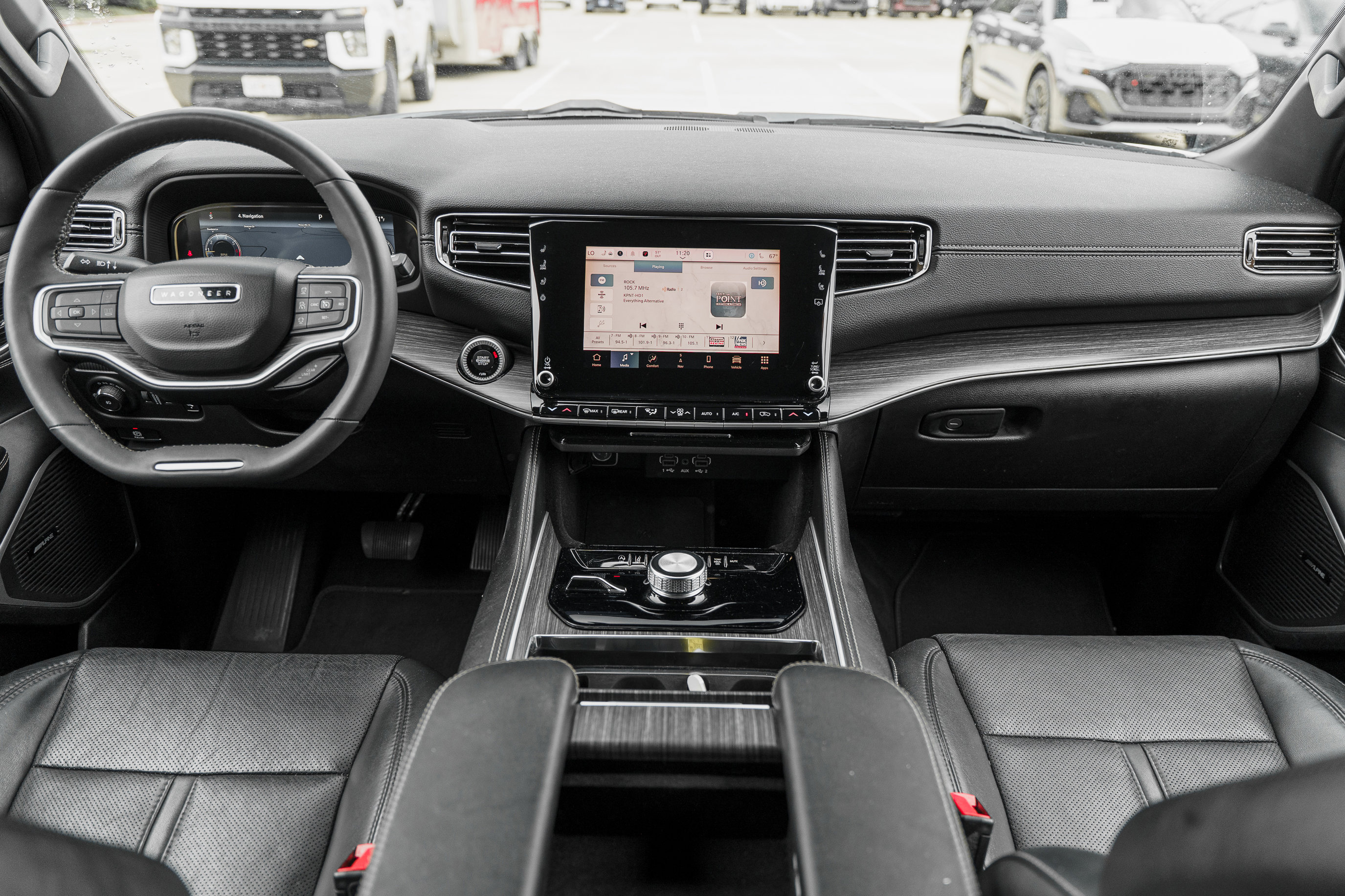 Used 2023 Jeep Wagoneer L Series II AWD/4WD image 8