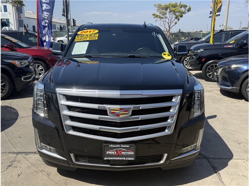 Used 2017 Cadillac Escalade Premium Luxury RWD image 9