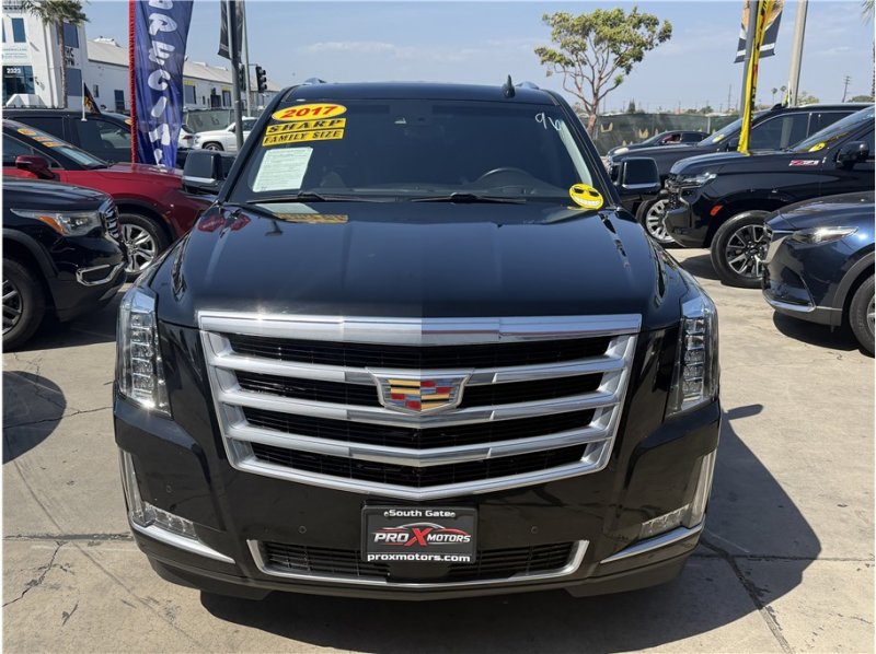 Used 2017 Cadillac Escalade Premium Luxury RWD image 9