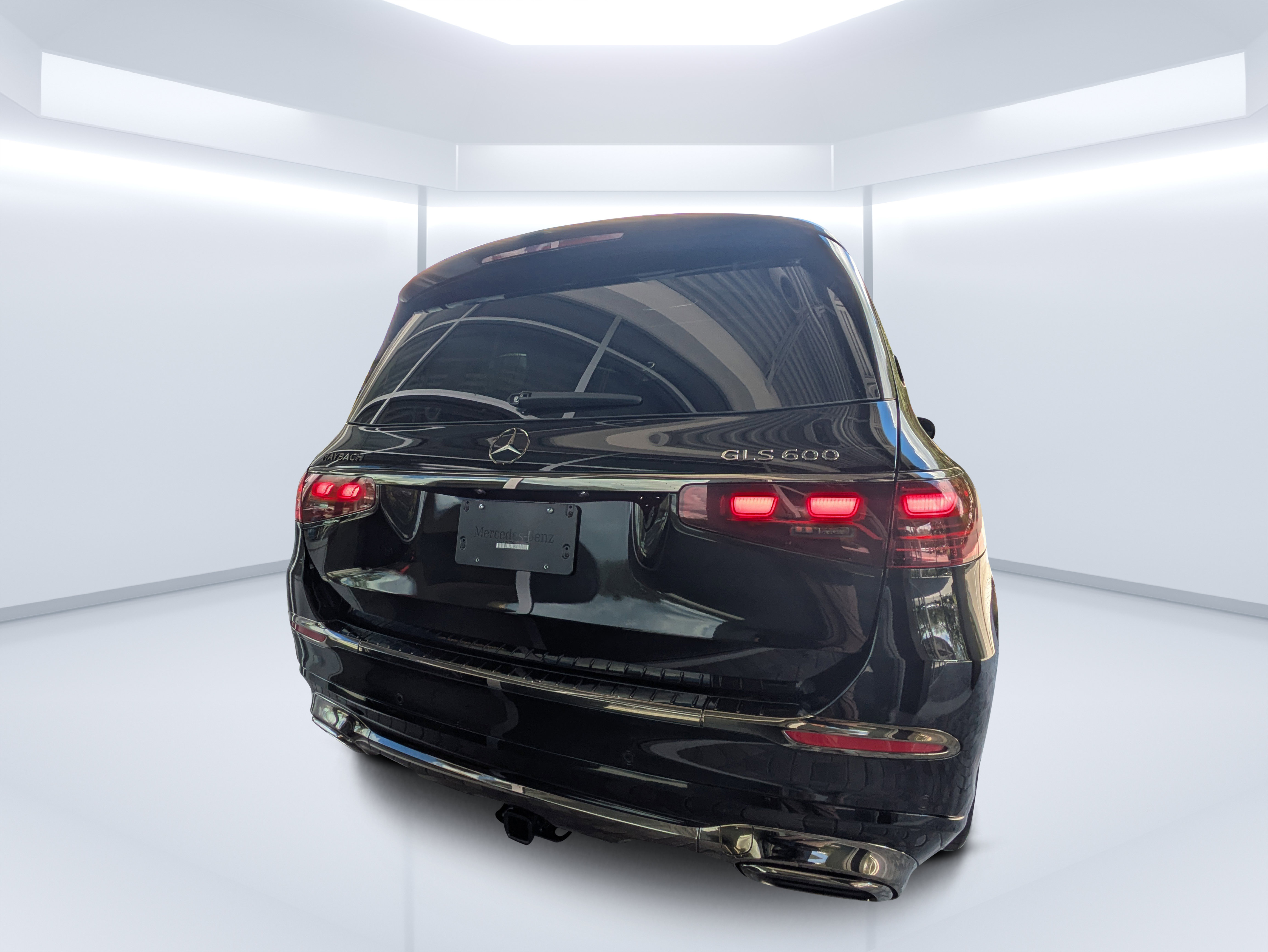 Used 2026 Mercedes-Benz Maybach GLS 600 4MATIC image 4