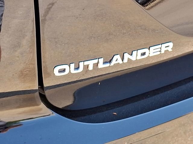 New 2025 Mitsubishi Outlander ES image 15