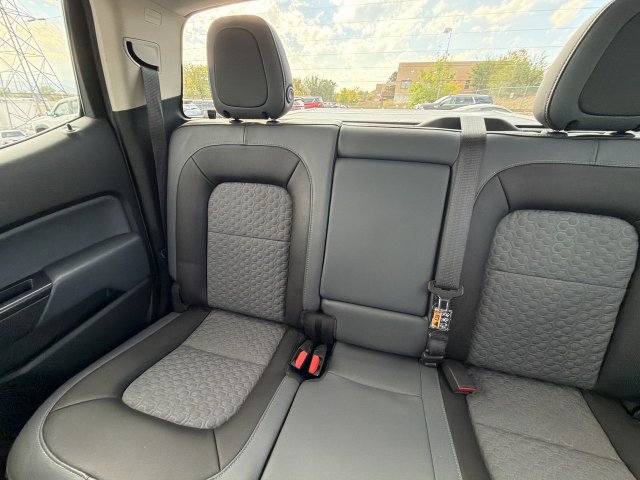Used 2015 Chevrolet Colorado Z71 AWD/4WD image 14