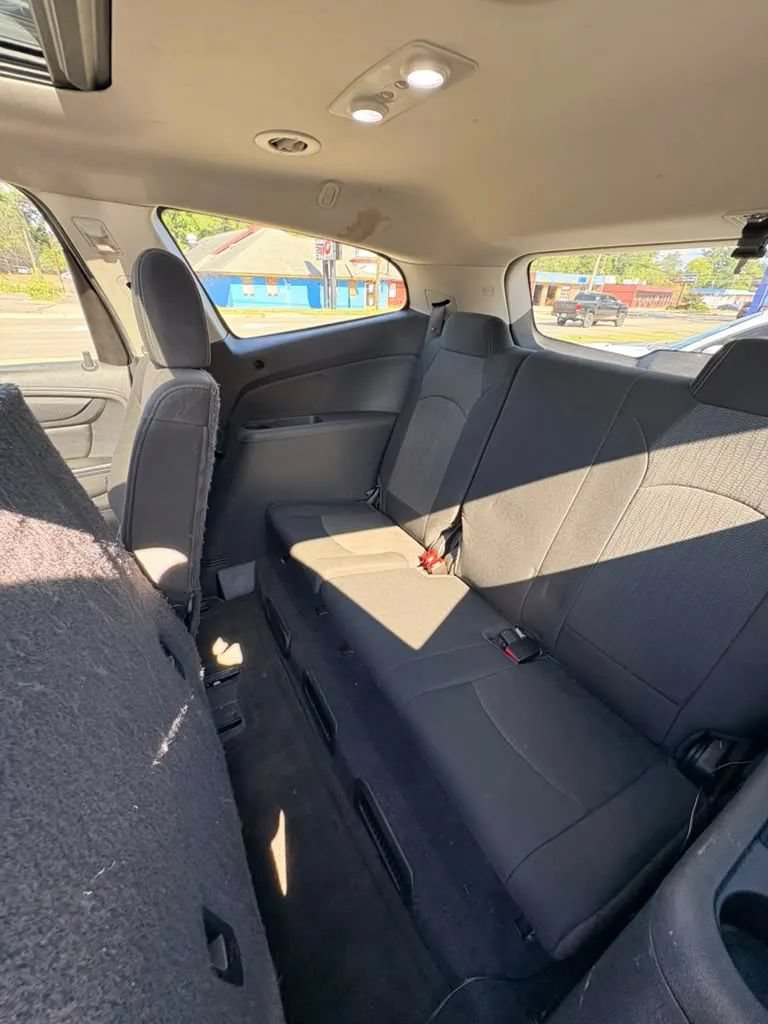 Used 2015 Chevrolet Traverse LT w/ Style and Technology Package FWD image 15