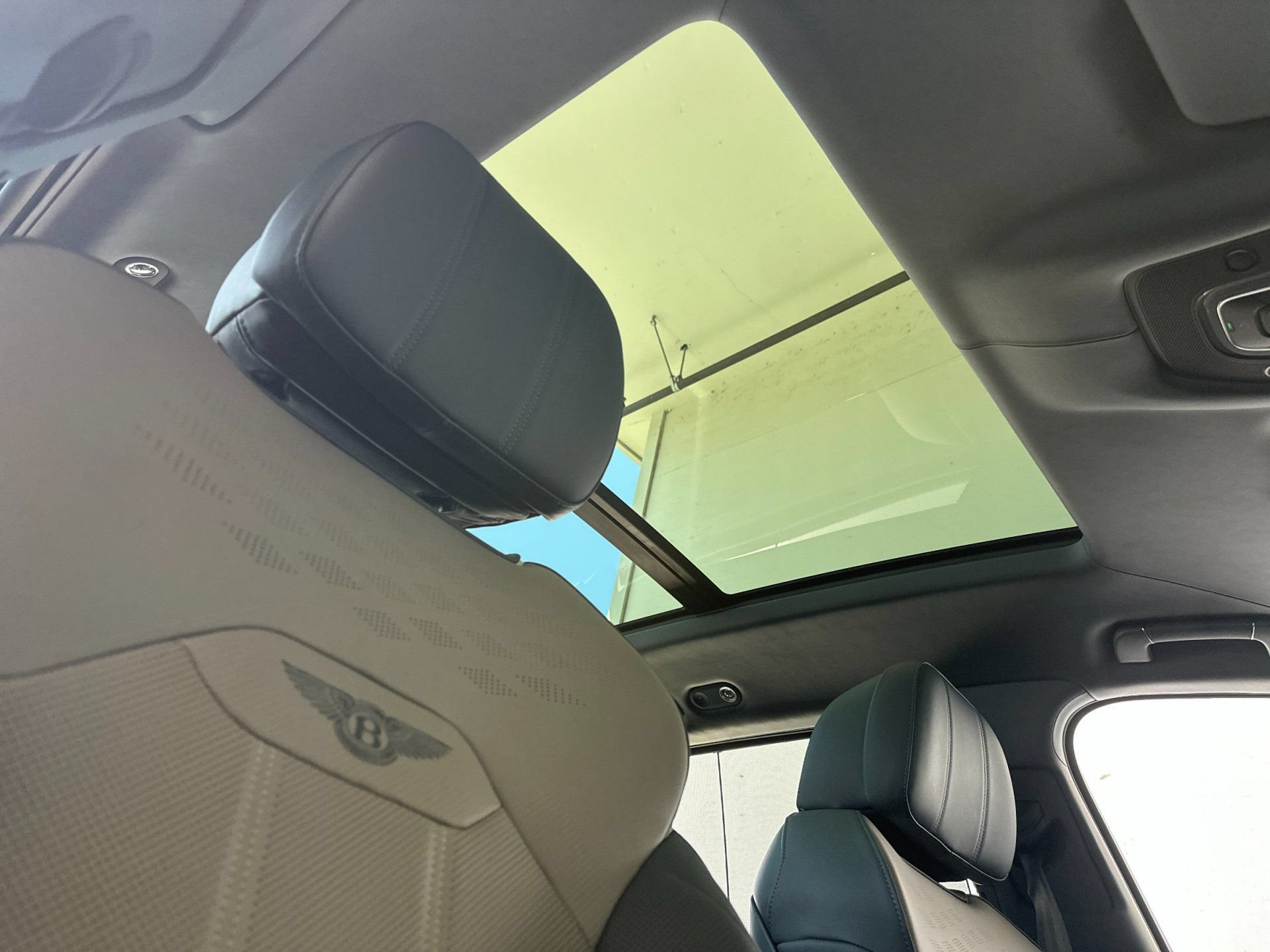 New 2026 Bentley Bentayga Extended Wheelbase AWD/4WD image 20