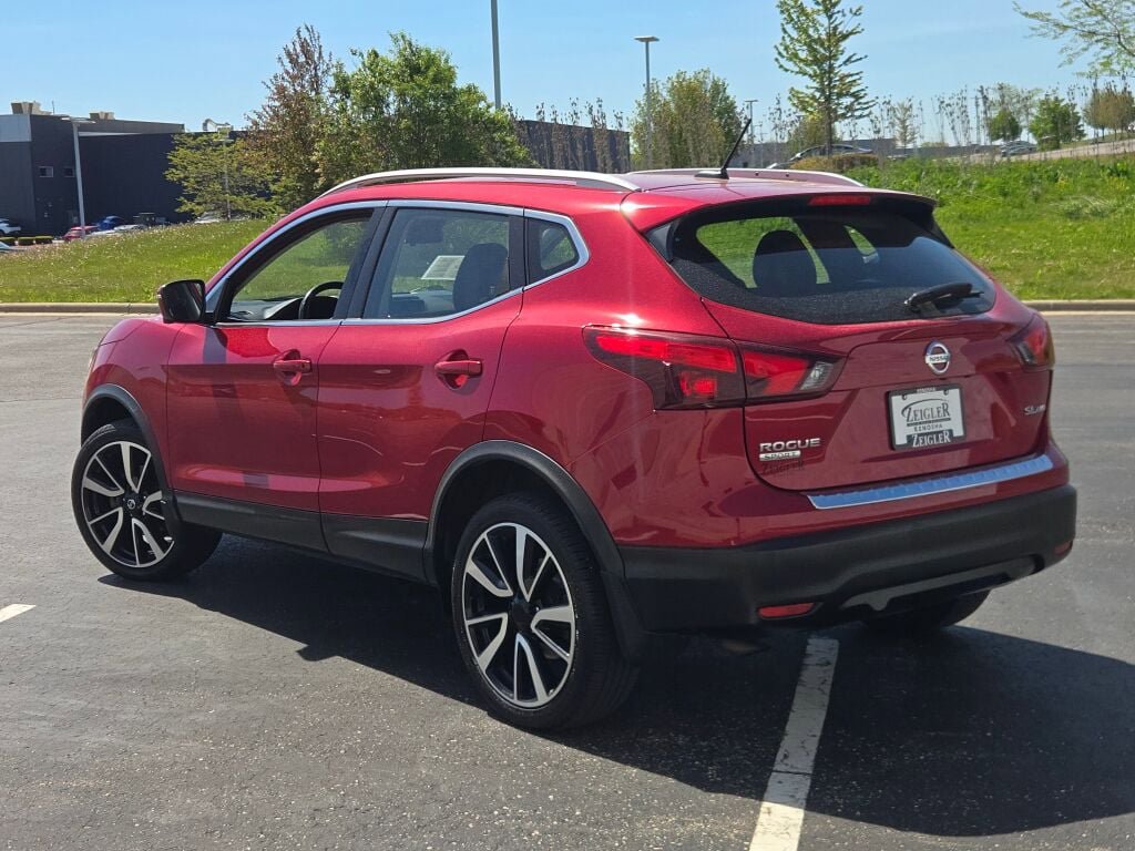 Used 2017 Nissan Rogue Sport SL w/ SL Premium Package AWD/4WD image 14
