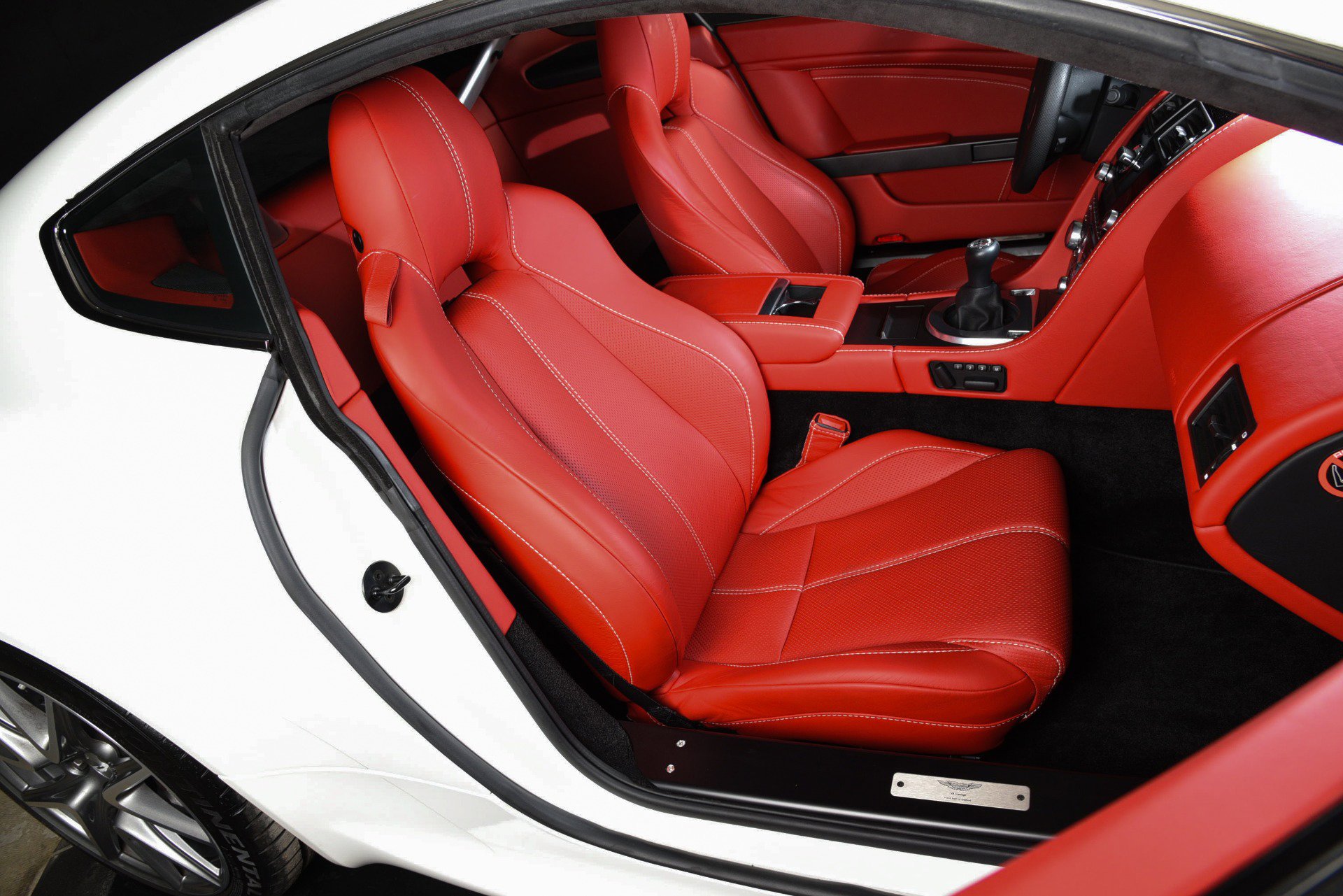 Used 2013 Aston Martin V8 Vantage Coupe image 23