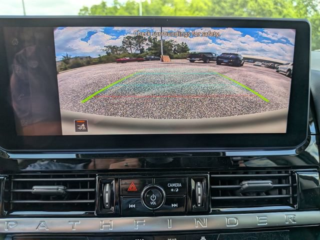 Used 2026 Nissan Pathfinder SV w/ SV Premium Package FWD image 27