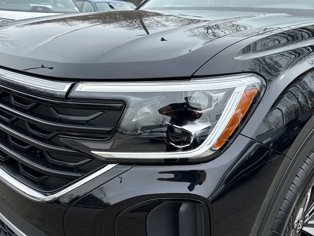 Certified 2025 Volkswagen Atlas Cross Sport SE image 9