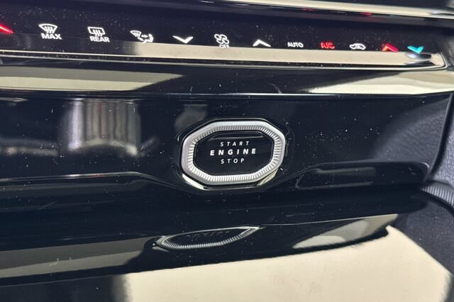 New 2026 Jeep Grand Cherokee L Limited w/ Limited Altitude Package AWD/4WD image 21