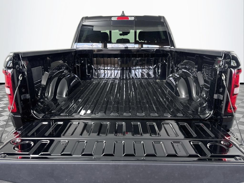 New 2026 RAM 1500 Express AWD/4WD image 18