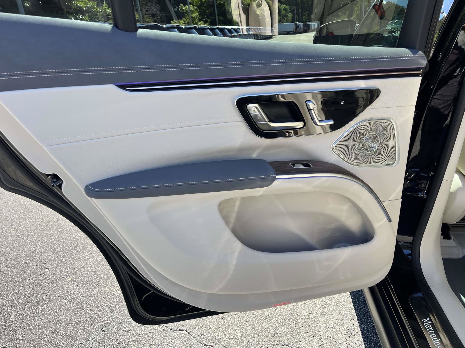 New 2027 Mercedes-Benz EQS 400 4MATIC SUV image 38