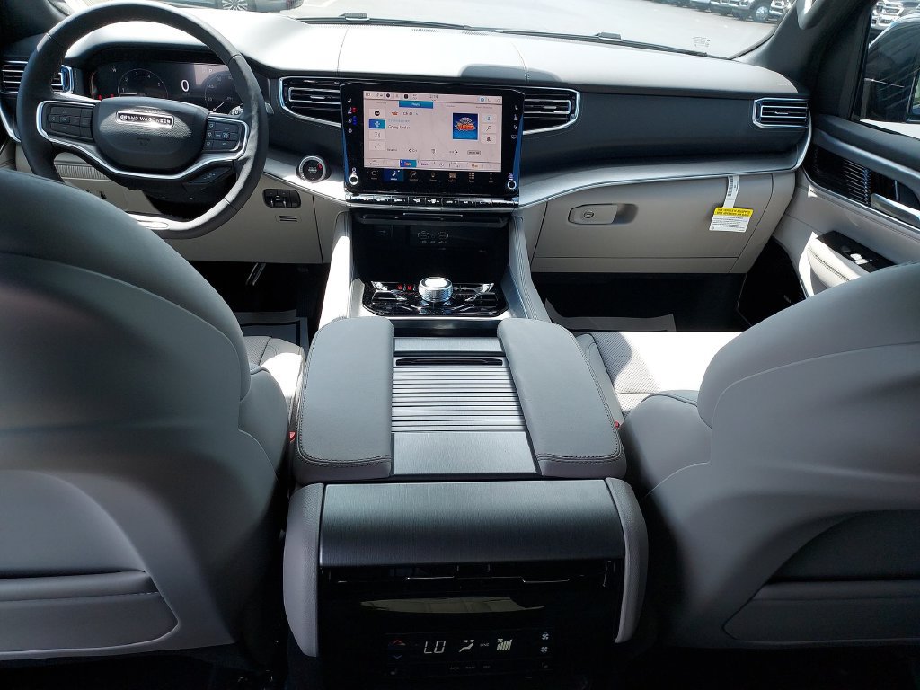 New 2026 Jeep Grand Wagoneer Limited AWD/4WD image 10