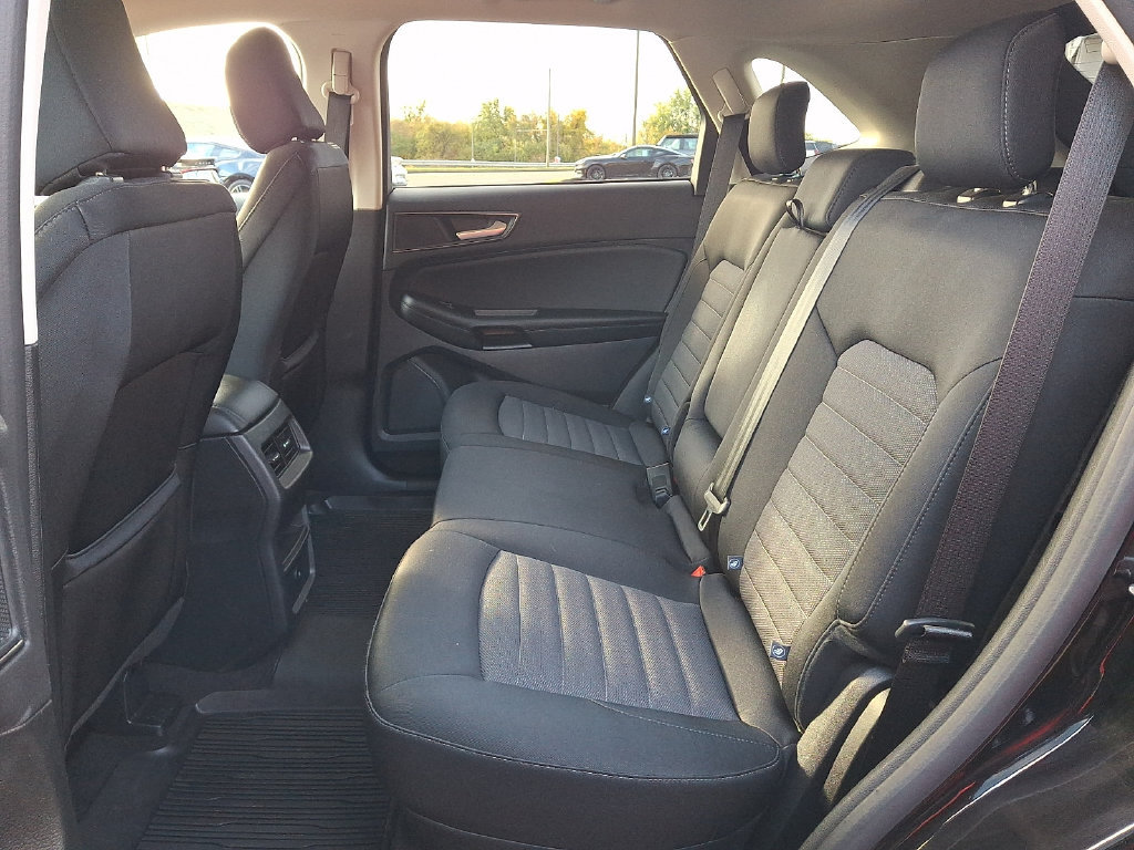 Certified 2024 Ford Edge SE w/ Black Appearance Package AWD/4WD image 10