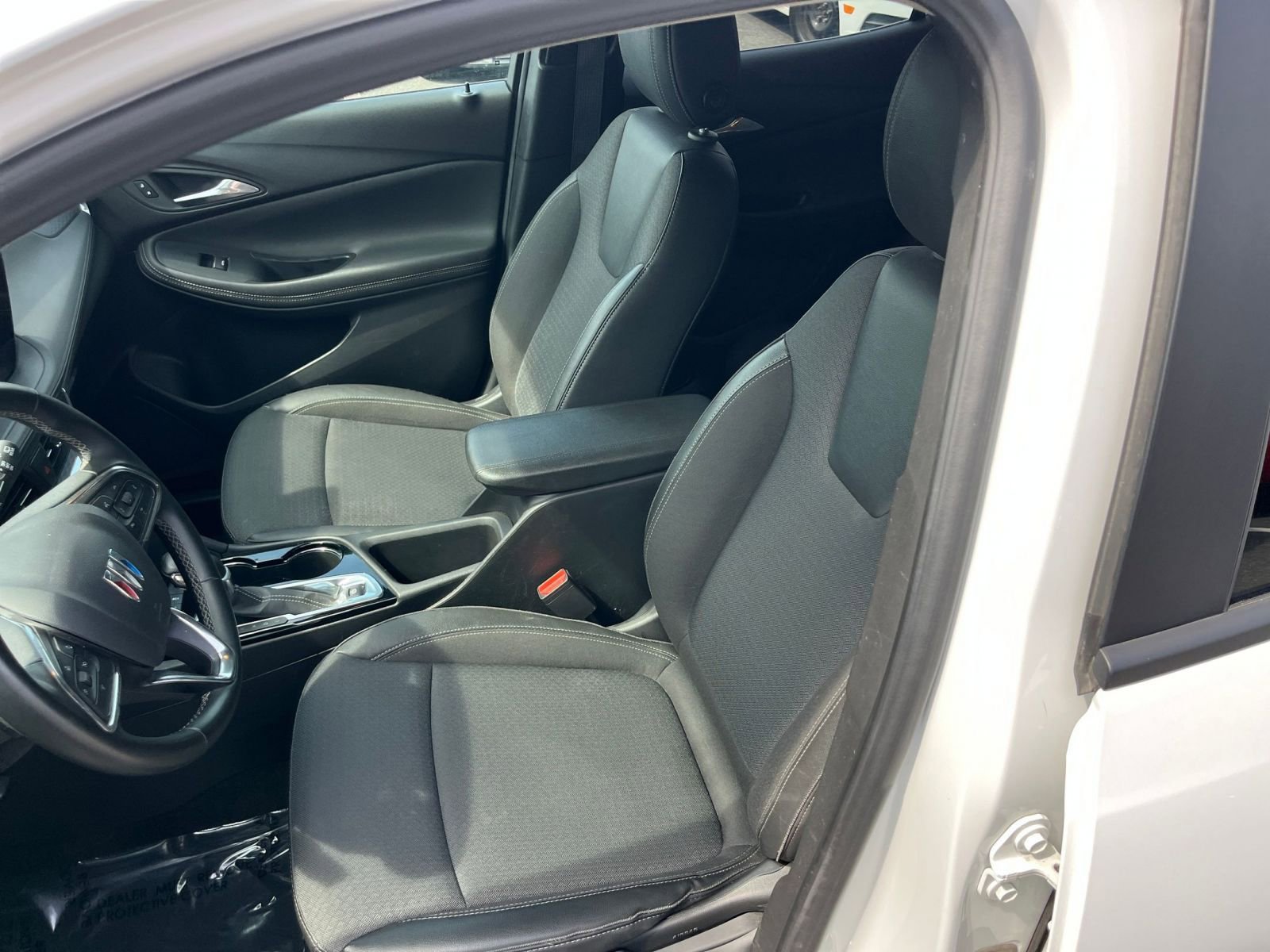 Used 2025 Buick Encore GX Preferred image 35