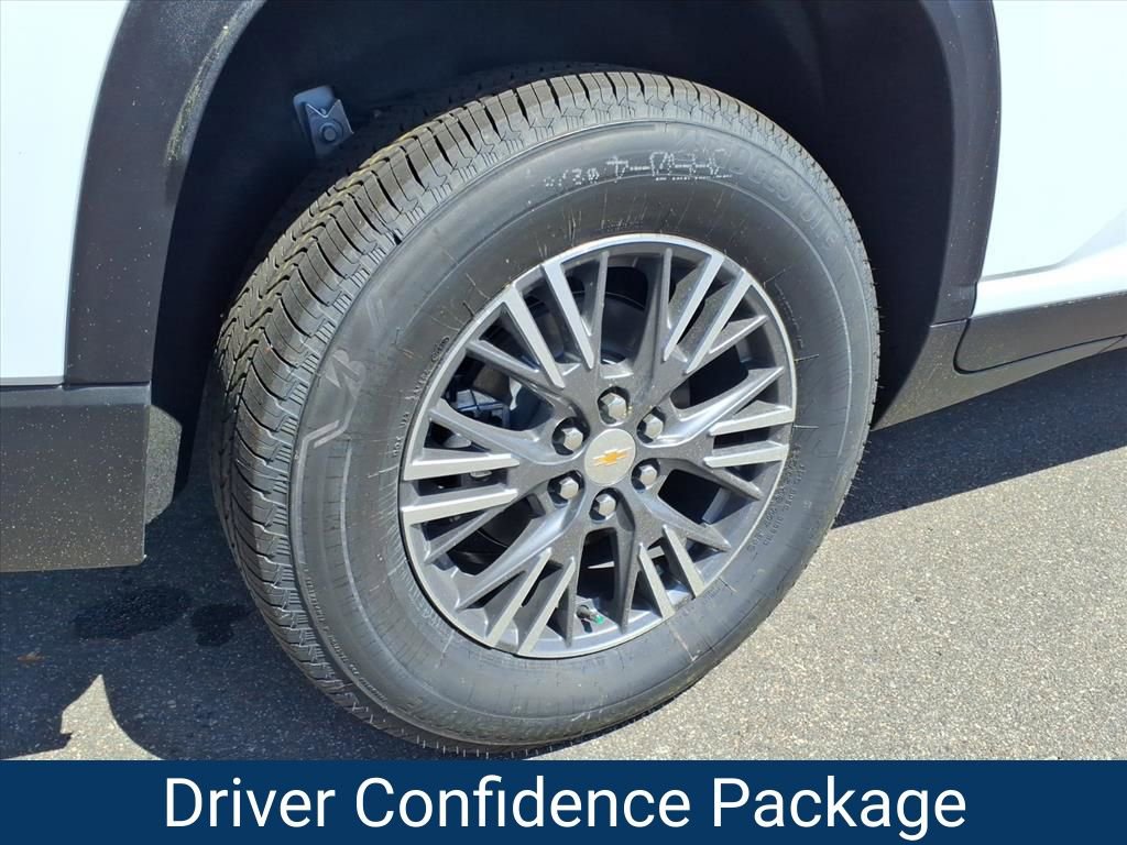 New 2026 Chevrolet Traverse LT w/ Driver Confidence Package FWD image 23