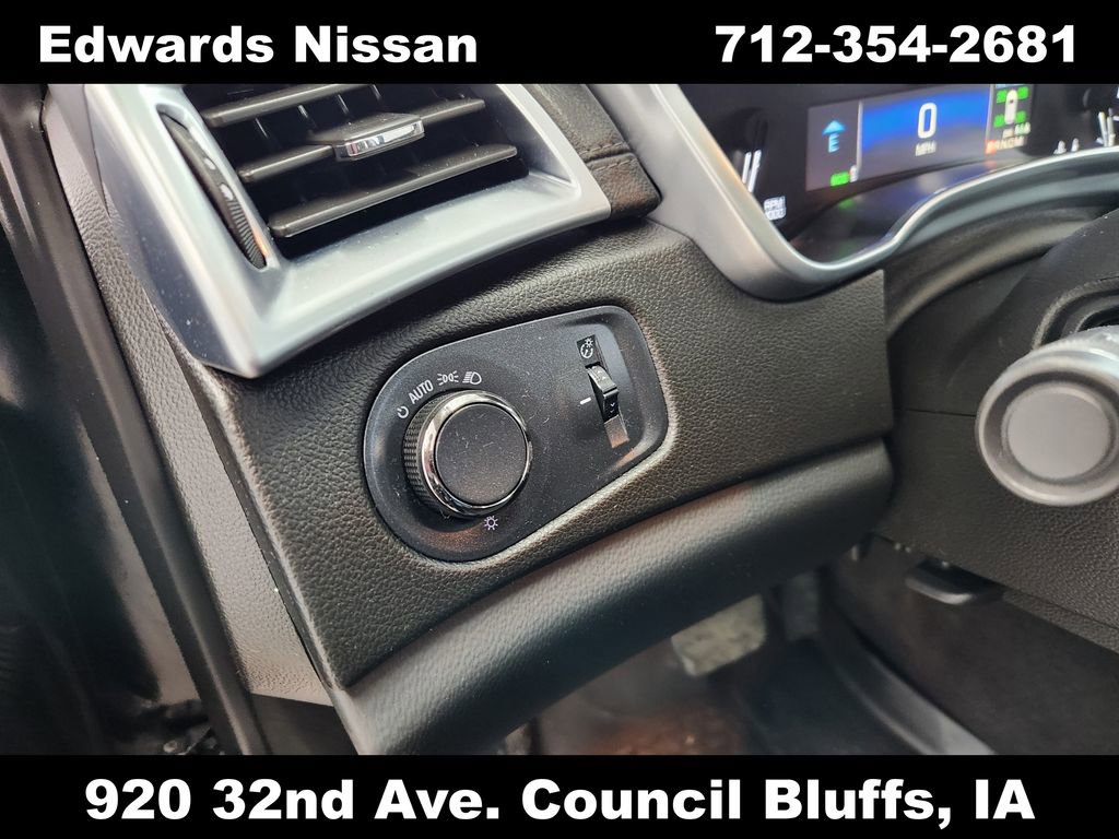 Used 2015 Cadillac SRX Luxury image 35