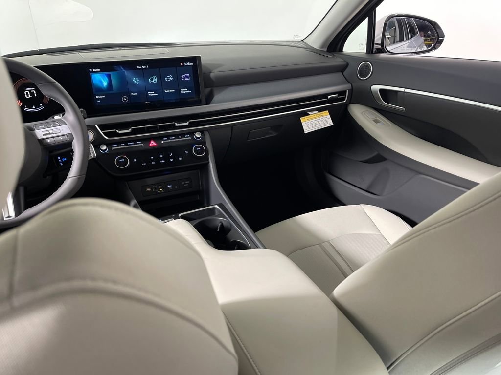 New 2026 Hyundai Sonata SEL FWD image 17