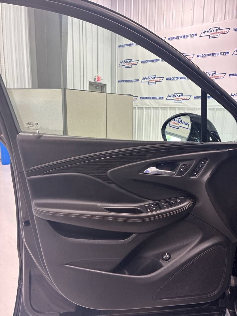 Used 2017 Buick Envision Essence AWD/4WD image 21