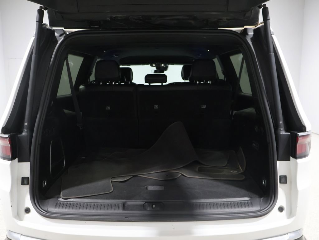 Used 2024 Jeep Wagoneer L Series III w/ Flexible Seating Group image 4