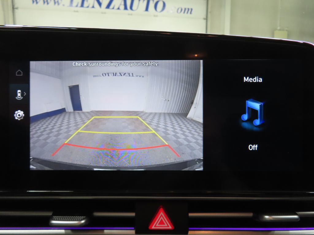 Used 2024 Hyundai Elantra SEL FWD image 19