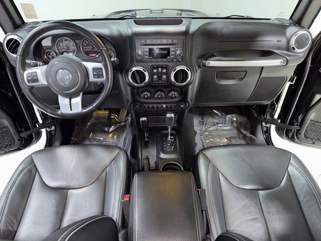 Used 2016 Jeep Wrangler Unlimited Rubicon image 12