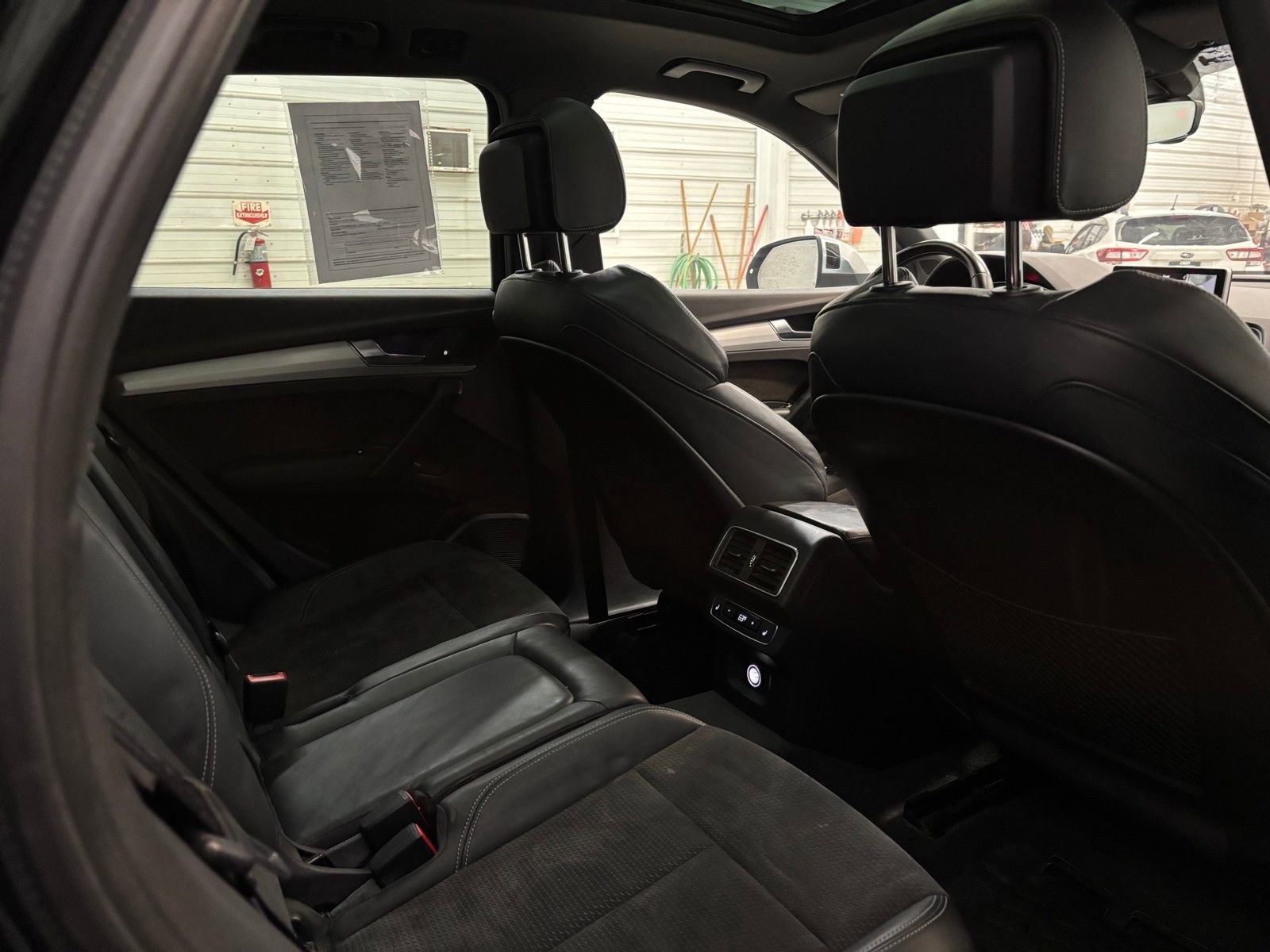 Used 2018 Audi SQ5 Prestige w/ Prestige Package image 28