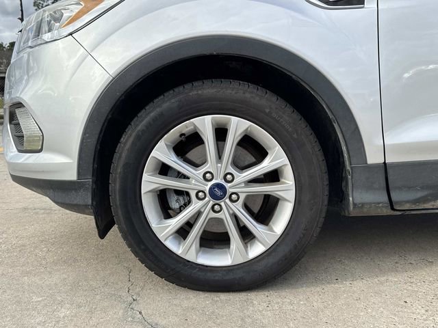 Used 2018 Ford Escape SEL image 3