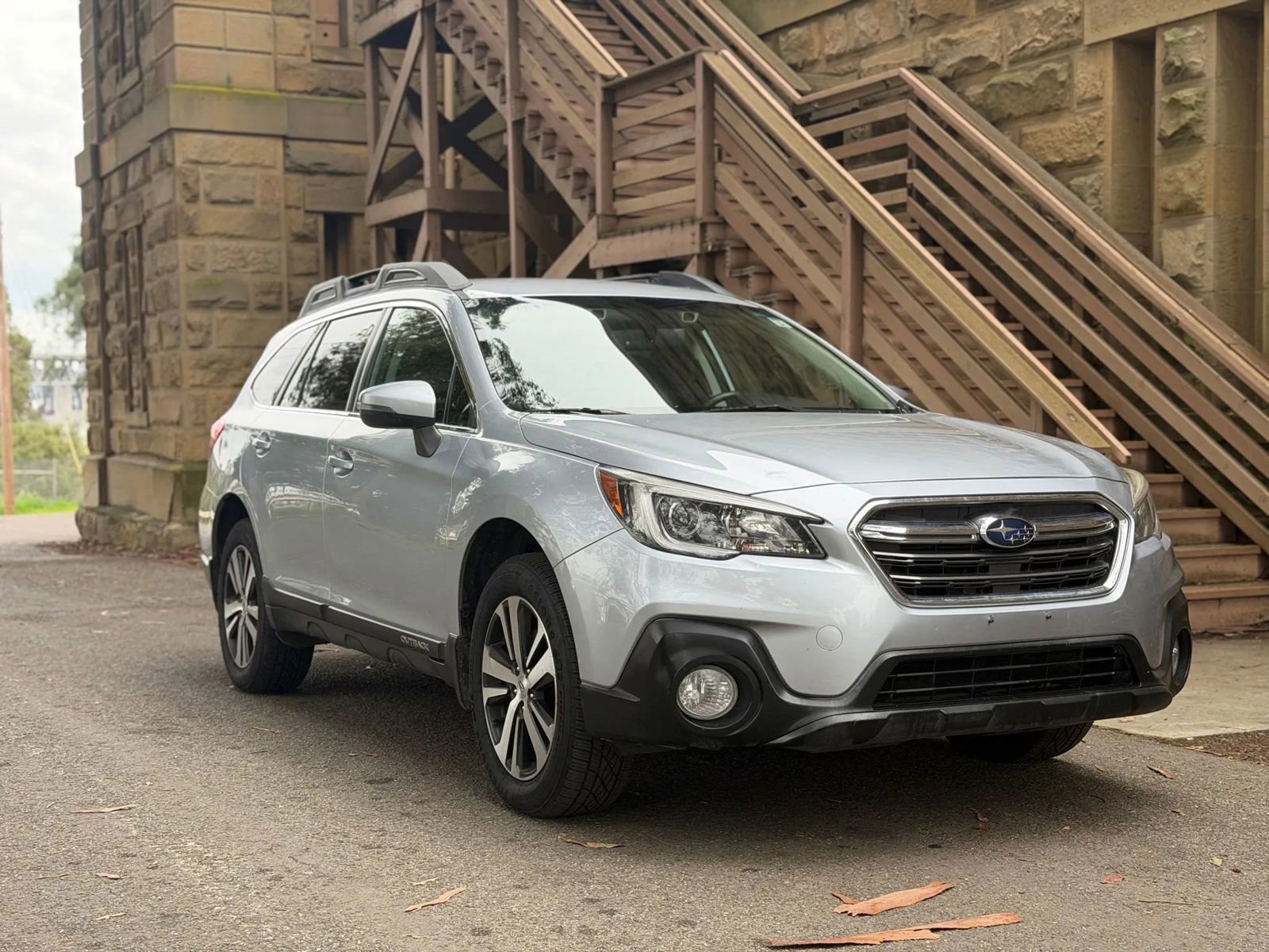 Used 2019 Subaru Outback 2.5i Limited w/ Popular Package #2 AWD/4WD image 2