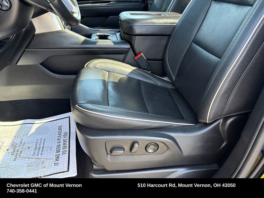 Used 2023 Chevrolet Suburban Premier AWD/4WD image 37