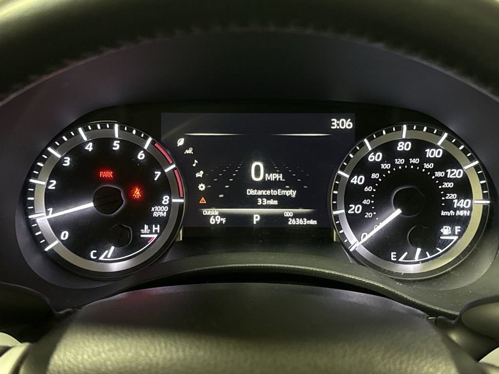 Used 2023 Toyota Highlander LE image 12