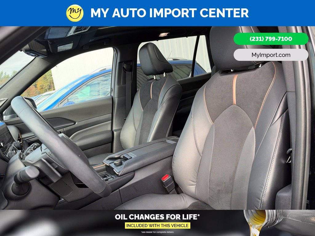 Used 2025 Toyota Grand Highlander AWD Hybrid image 12