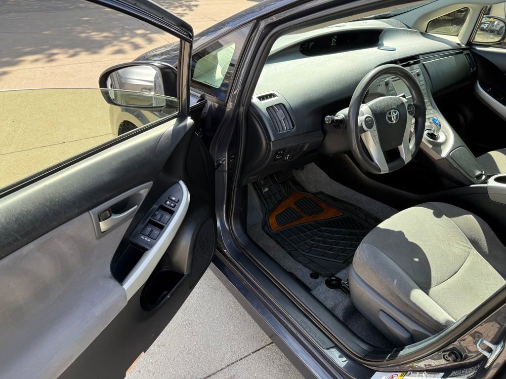 Used 2013 Toyota Prius Two image 11