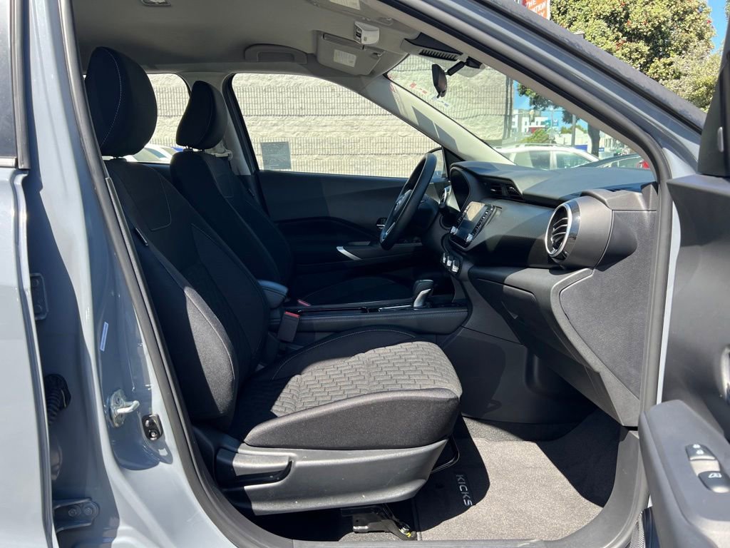 Used 2023 Nissan Kicks SV FWD image 20